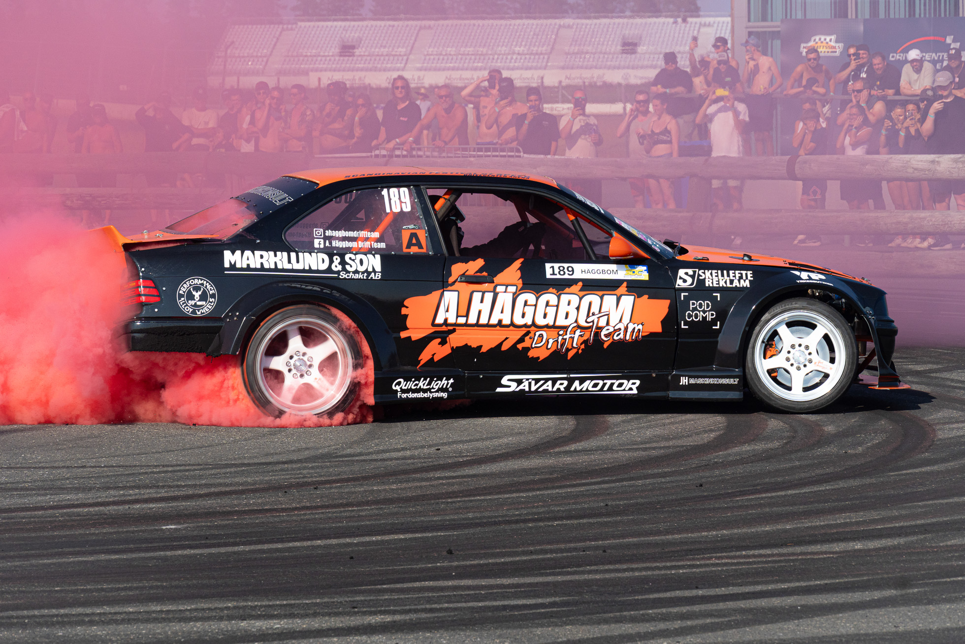 Anjelina Joli oyoq fetishi fotosuratlari Qiz yigitini birinchi marta siltab tashladi